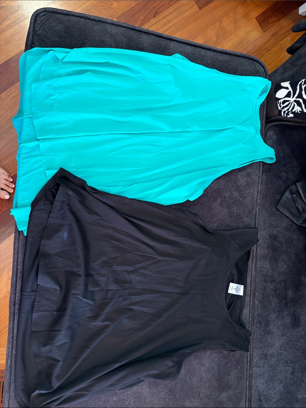 Women’s Short Sleeve Tee - Turquoise and Black